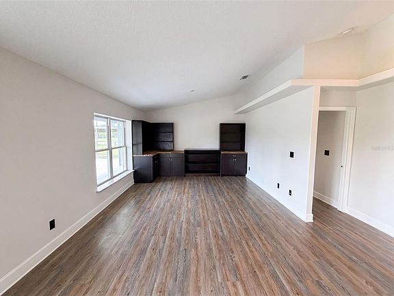 3rd image of 2620 KELLY LANE