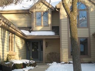 18575 Saint Andrew Ln, Brookfield, WI 53045