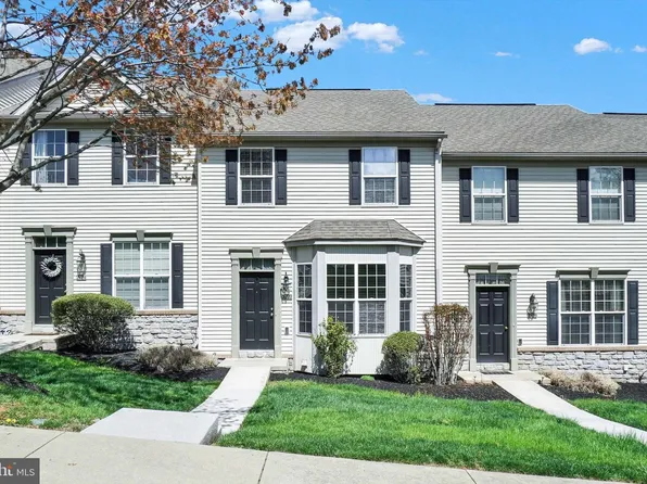 2720 Seabiscuit St, York, PA 17402
