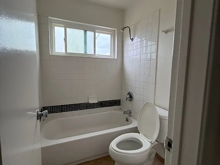 4170 52nd St — Photo 27