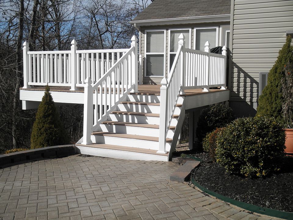 Side Yard/Deck