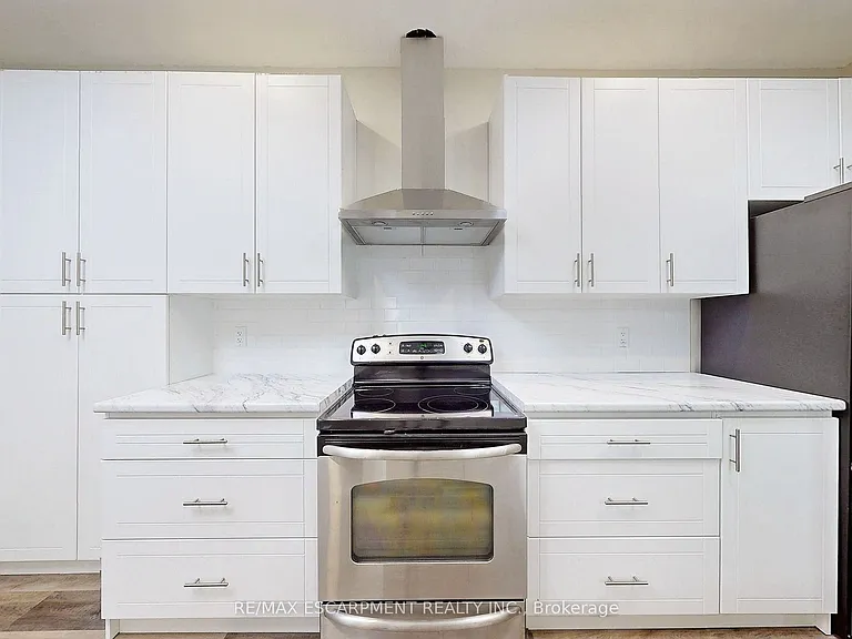 65 Fielding Cres #UPPER — Photo 8