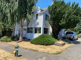 518 NE 73rd St #103, Seattle, WA 98115