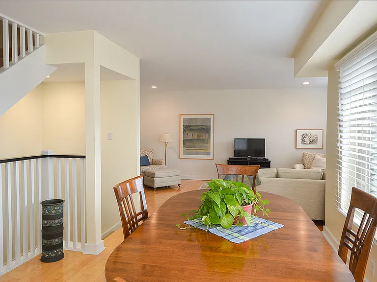 5695 Forbes Ave — Photo 5