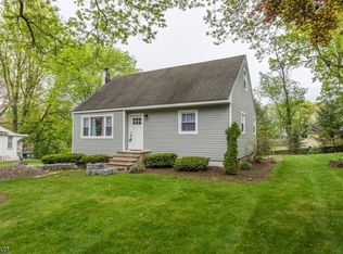18 Headley Ave, Morris Plains, NJ 07950