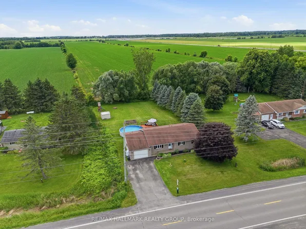 1236 Saint Albert Rd W, Russell, ON K0A 1W0
