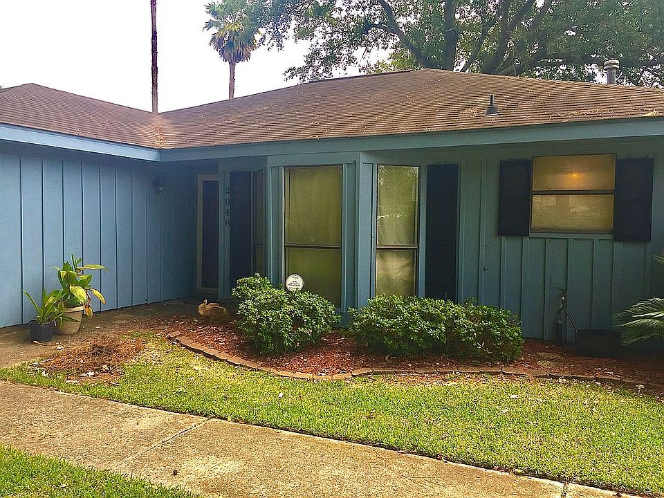 2nd image of 2048 Louise St