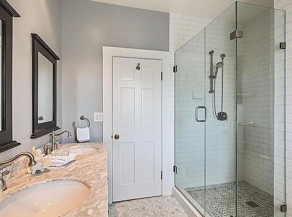 4th image of 2801 Jackson St #305