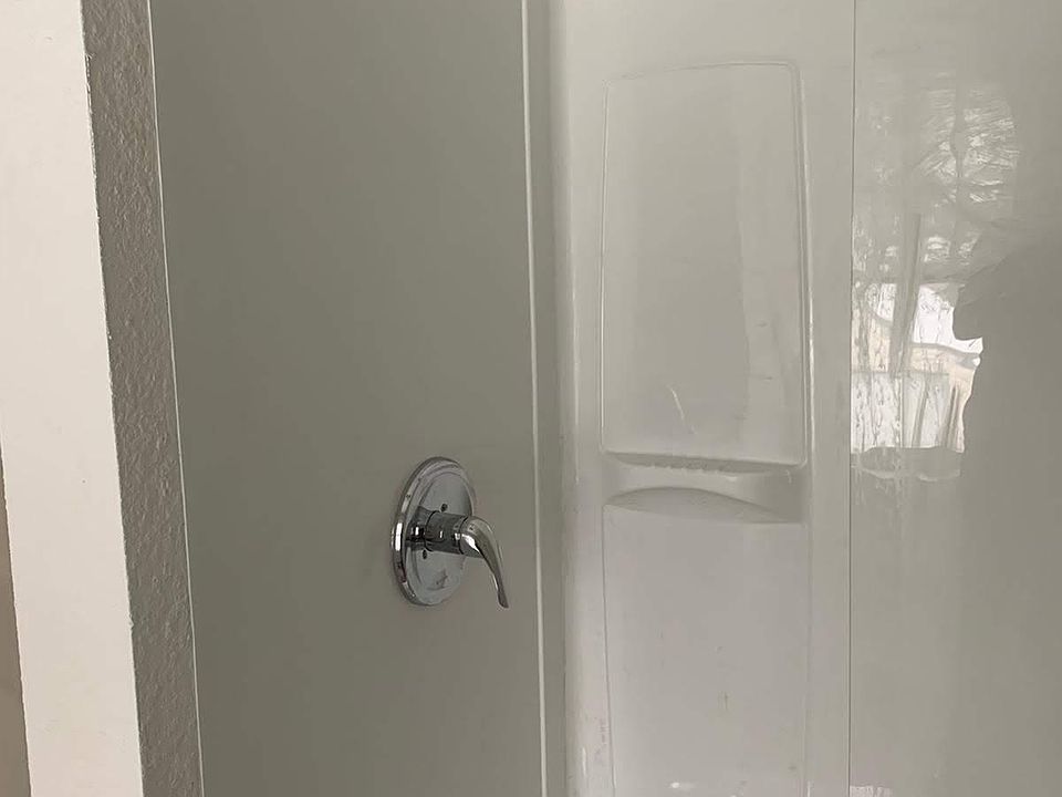 1st image of 637 Storer Ave #1