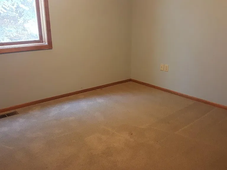 835 SE Lori Ct — Photo 7