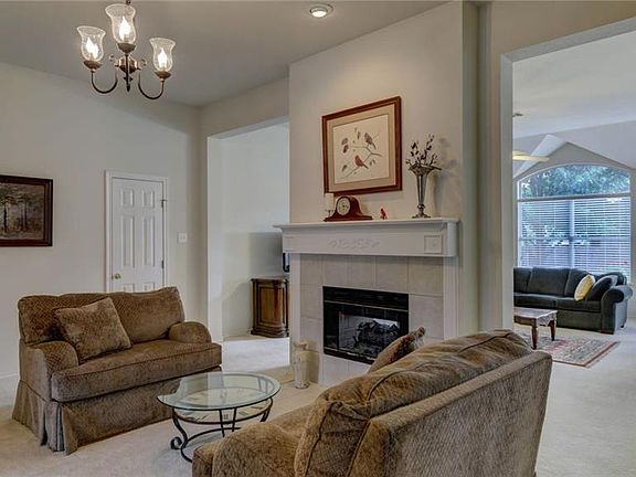 5th image of 2961 Lakeview Cir