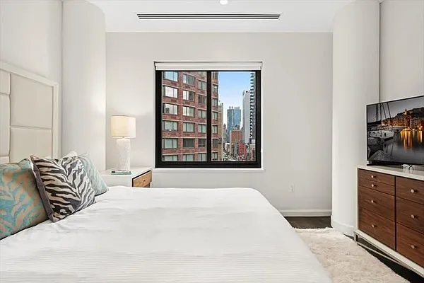 Rented by REAL New York | media 12