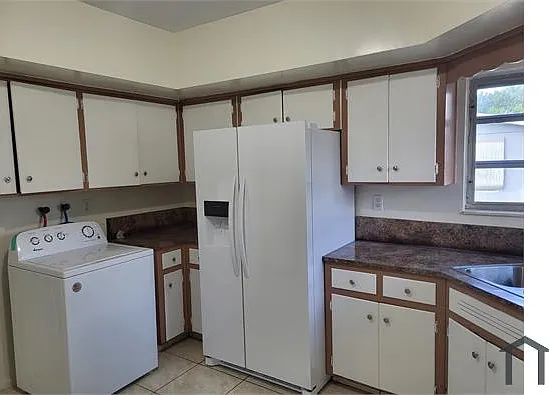 483 W Melrose Cir — Photo 2