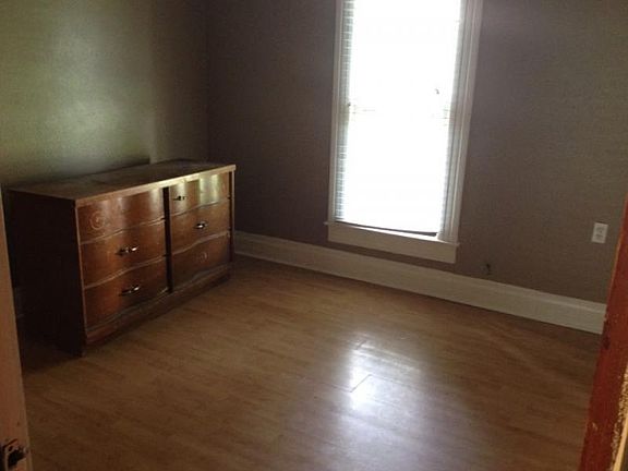 5th image of 120 S Cedar Ave