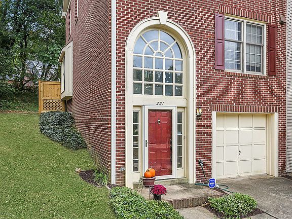 3rd image of 231 Yale Dr