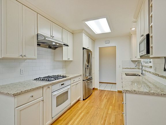 2nd image of 5097 Forest Glen Dr