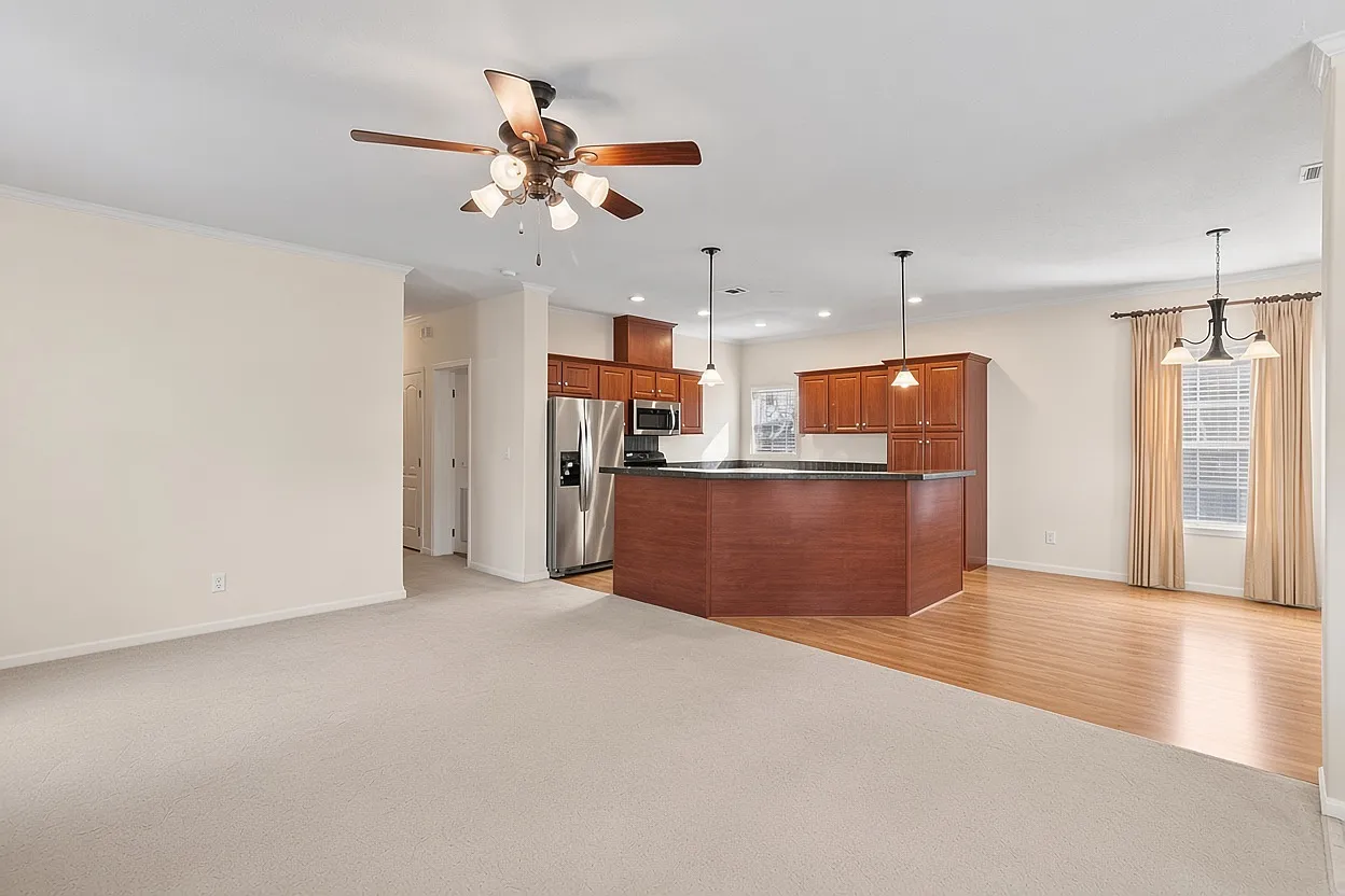 3 bed, 1523 sqft, $2,750 — Photo 4