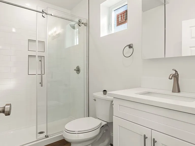 1713 Kelton Ave — Photo 35