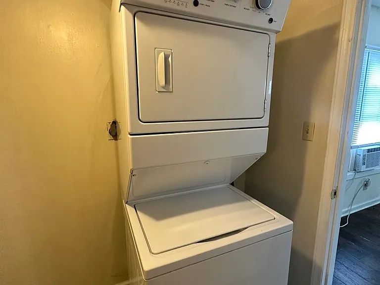 720 Addison Ave — Photo 11