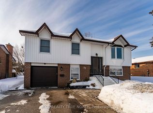 32 Lankin Blvd, Orillia, ON L3V 6T2