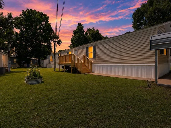 13053 Oak Manor Ct, Willis, TX 77318