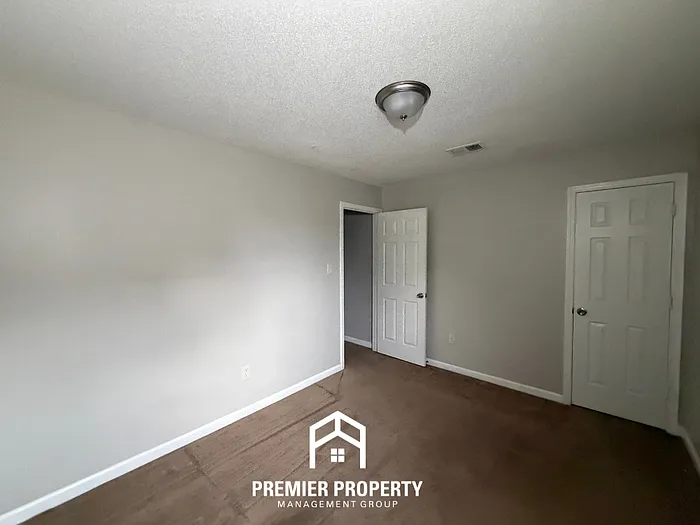 7823 Wolf Hollow Dr — Photo 19