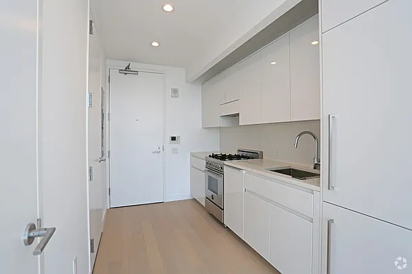 Rented by Luxury Apartments LIC | media 22