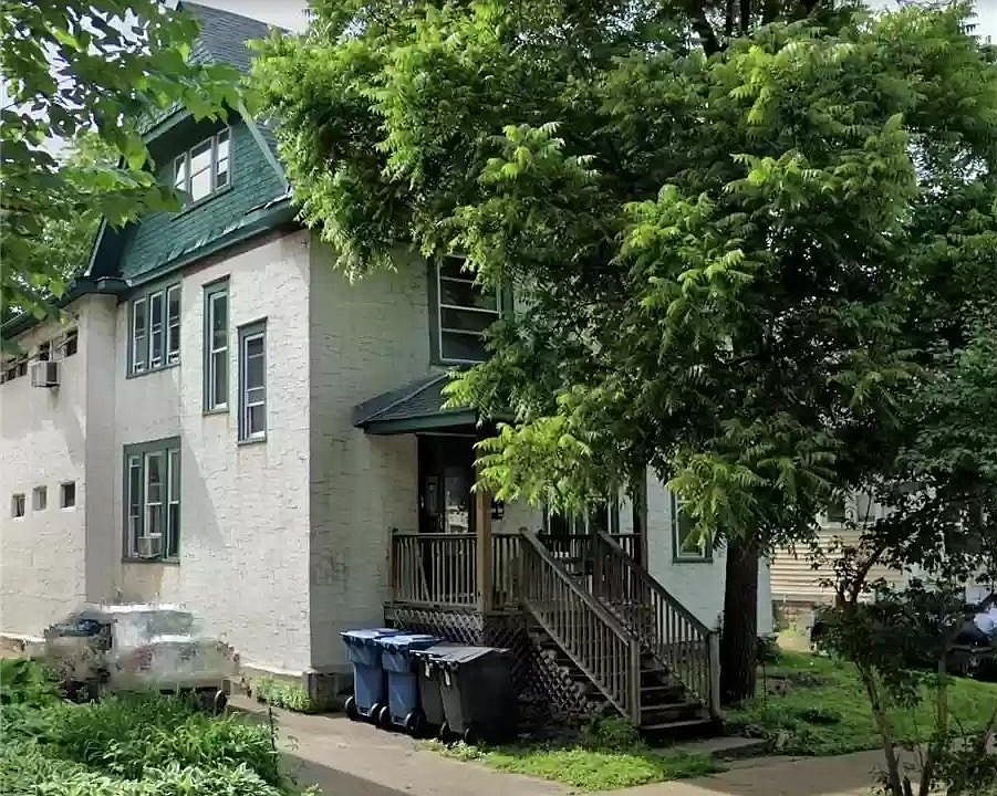 1st image of 1023 17th Ave SE #1