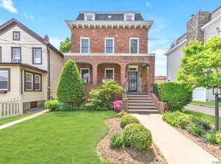 14930 11th Ave, Whitestone, NY