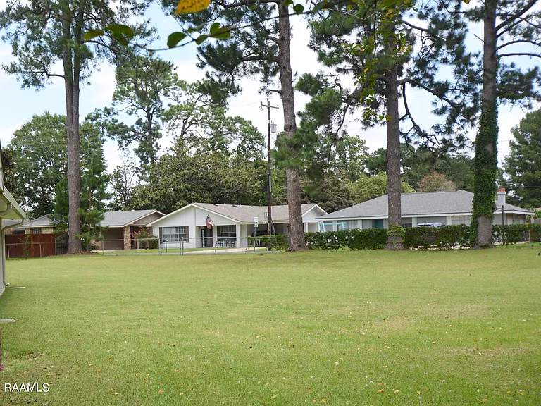 101 Boxwood Dr — Photo 18