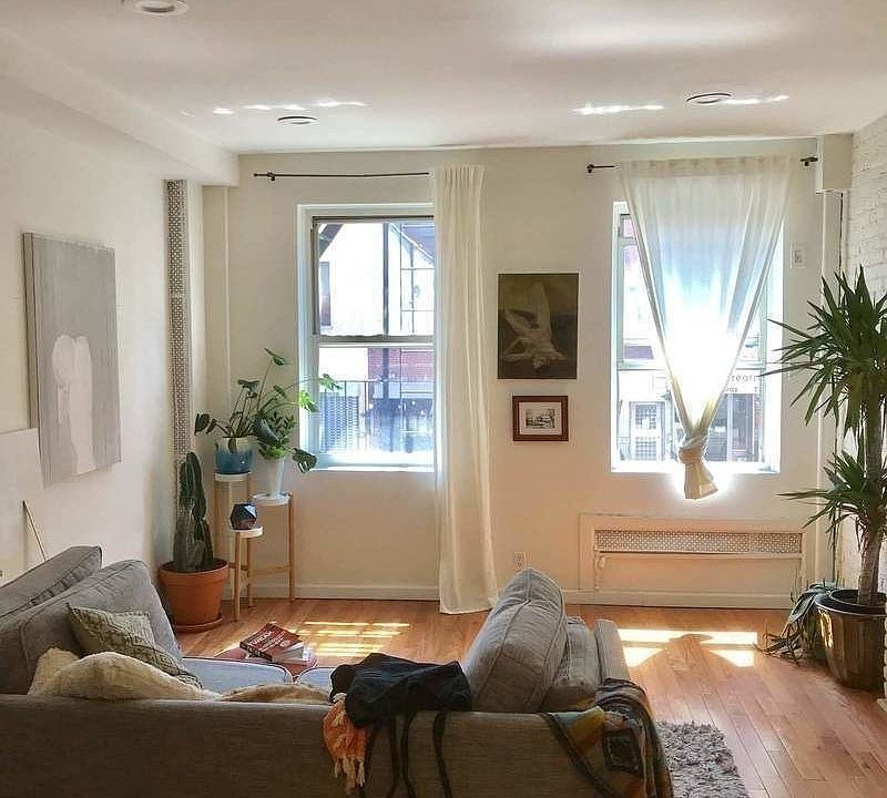 1st image of 150 E Broadway #2R