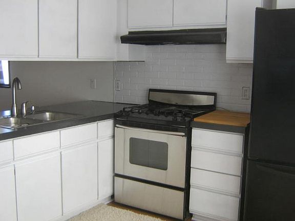 5th image of 4621 Meadow Ter