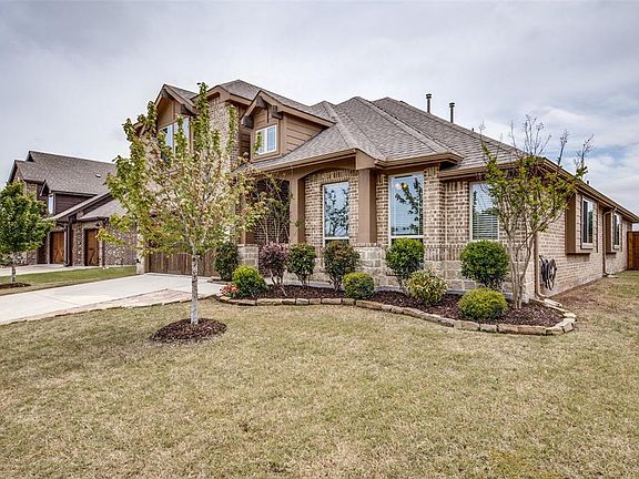 2nd image of 1033 Canterbury Ln