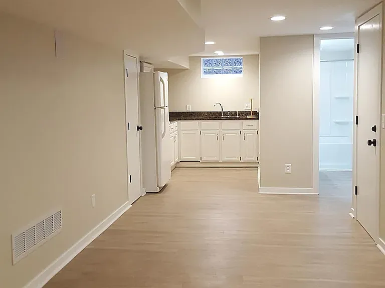 2 bed, 800 sqft, $1,350 — Photo 1