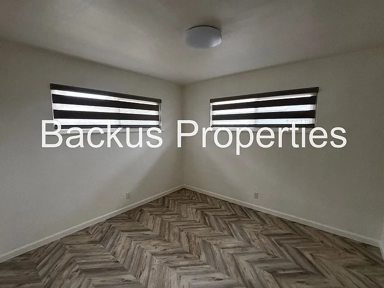 681 Alice St — Photo 16