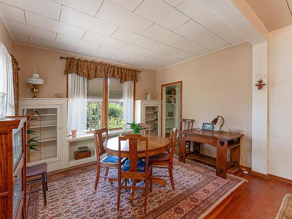 2nd image of 614 W Standley Street