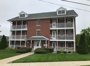 6815 Hickory St APT 3, Tinley Park, IL 60477