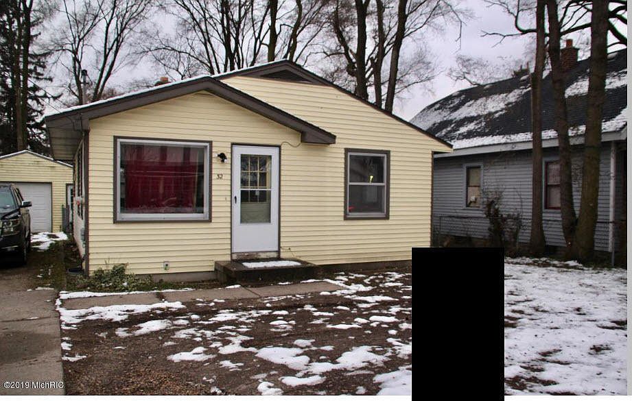 1st image of 32 32nd St SE