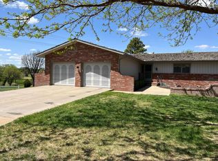 106 Carefree Ln, Dodge City, KS 67801