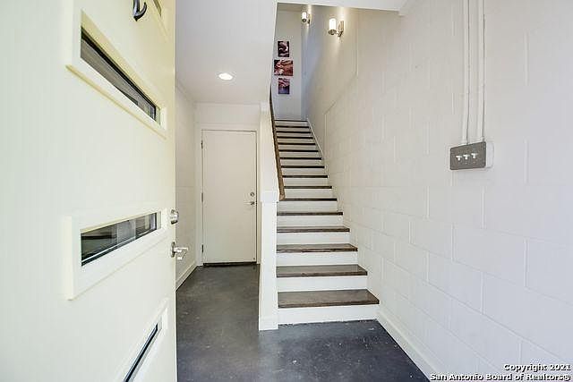 1st image of 416 Lewis St
