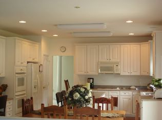 105 Blue Meadow Ln, Sicklerville, NJ 08081