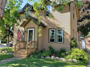 3026 Graydon Ave, East Troy, WI 53120