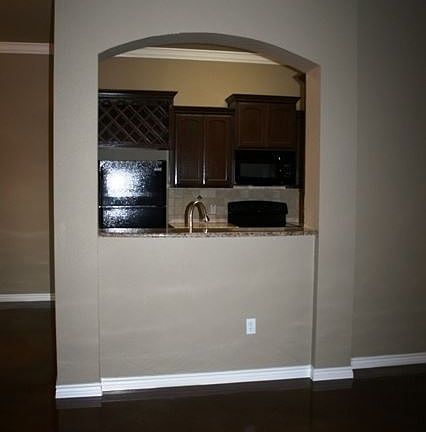3rd image of 519 Fieldstone Dr