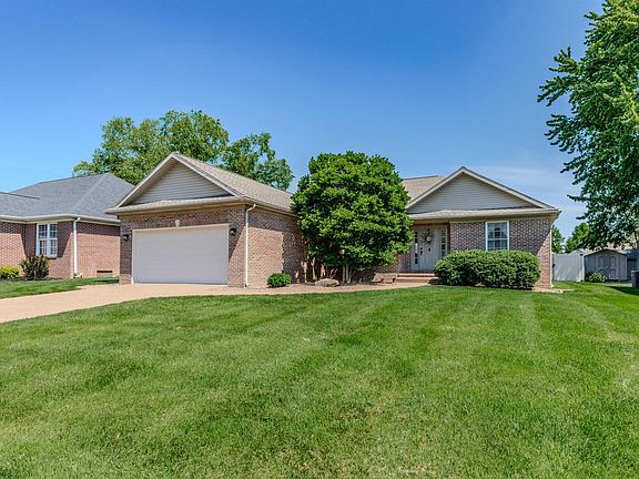 2nd image of 2822 Beaumont Dr