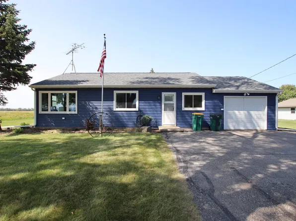 N8850 Lakeshore Dr, Van Dyne, WI 54979