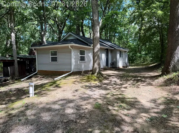 5145 Timber Ln, Brooklyn, MI 49230