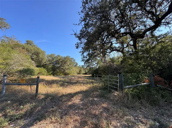 5723 Wied Rd, La Grange, TX 78945