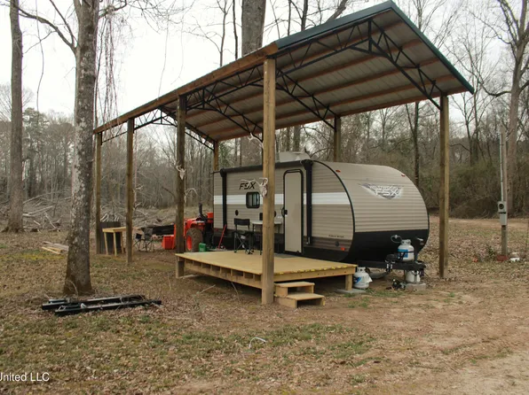 744 Midway Rd, Carthage, MS 39051