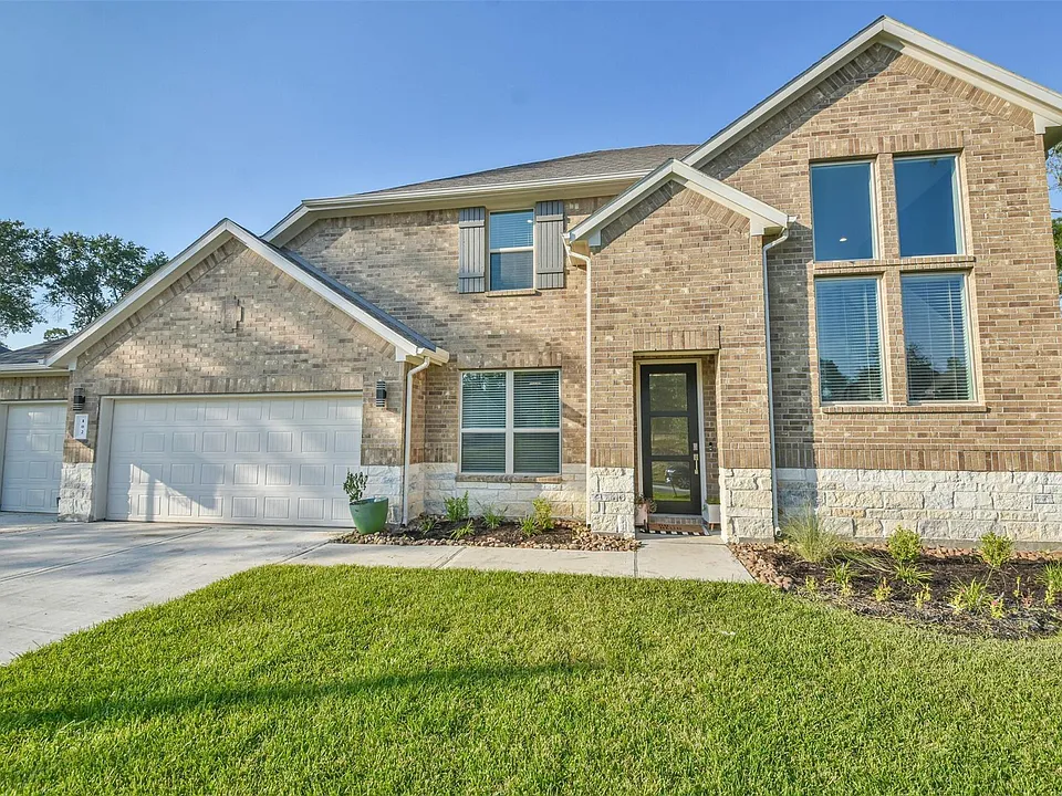 102 Whelan Ln