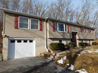 317 Bettys Dr, Stroudsburg, PA 18360